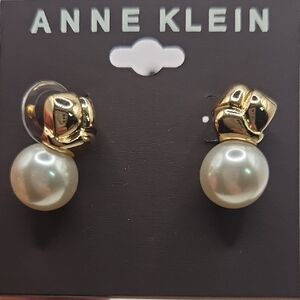 NEW Anne Klein Gold and Cream Pearl Earrings